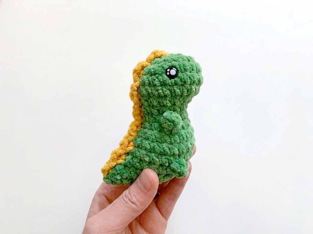 Tiny Rex crochet kit  view 2
